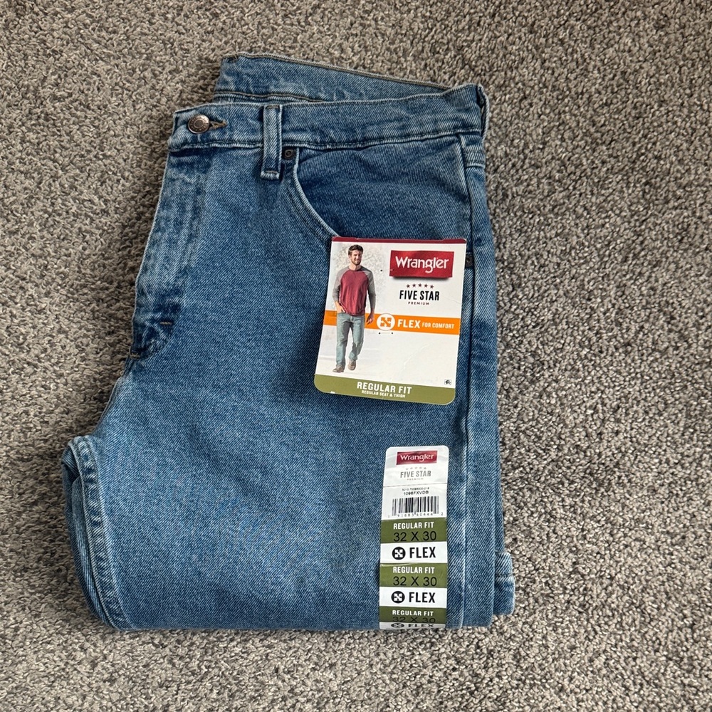 Wrangler Men's Regular Fit Jeans 32x30 NWT